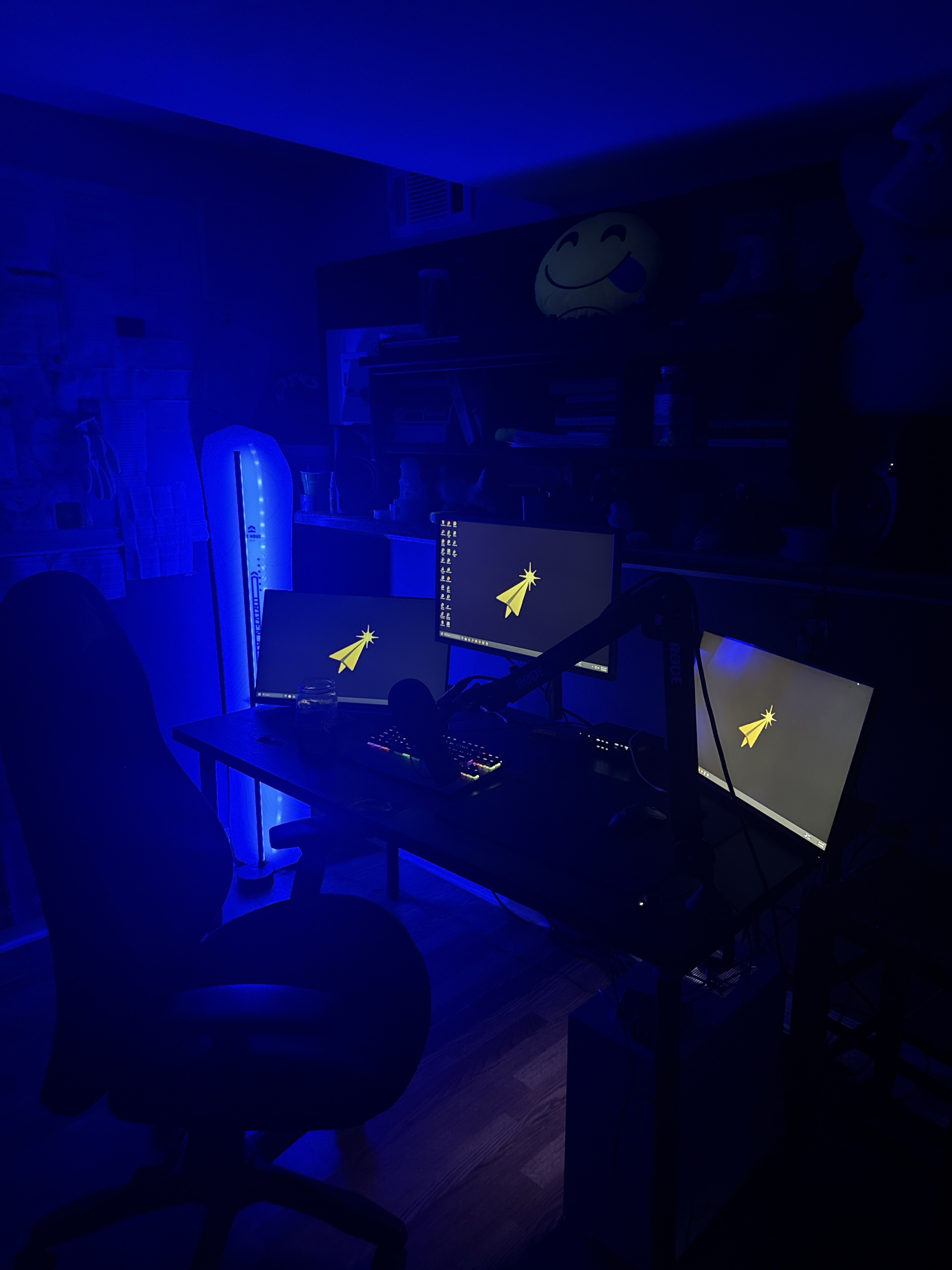 Alex’s JetSynapse workstation. Today, the focus is BusinessOS: one customer path, clear responsibility and a next action.